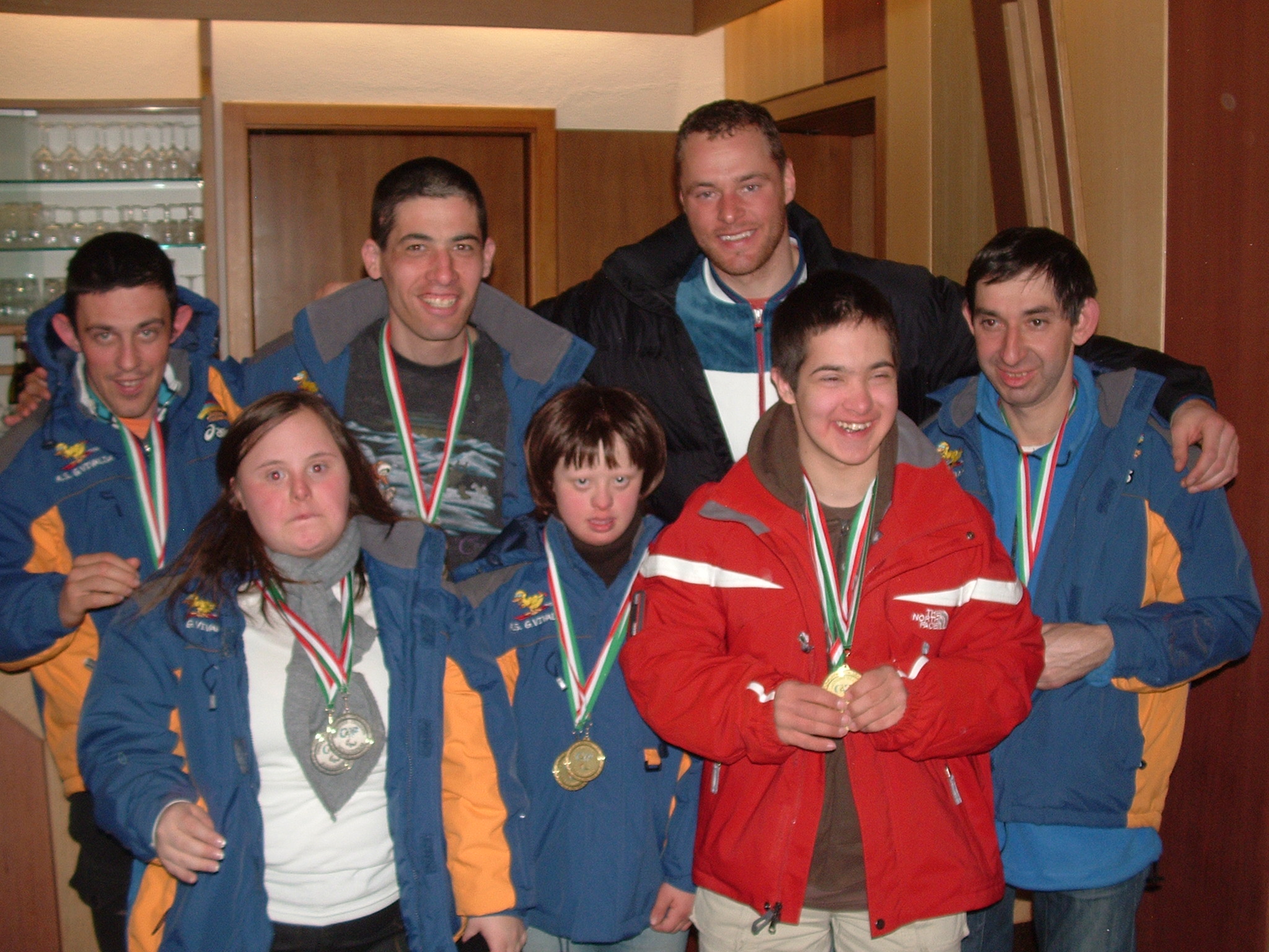 Atleti dell'ass. Vivalda col campione di SuperG Staudacher