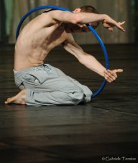 Juri Roverato in una performance. Foto di Gabriele Termine