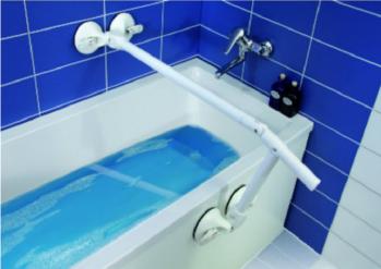 AUSILI E MANIGLIONI A VENTOSA: BAGNO ACCESSIBILE E SICURO CON ROTH MOBELI maniglione power tub 1
