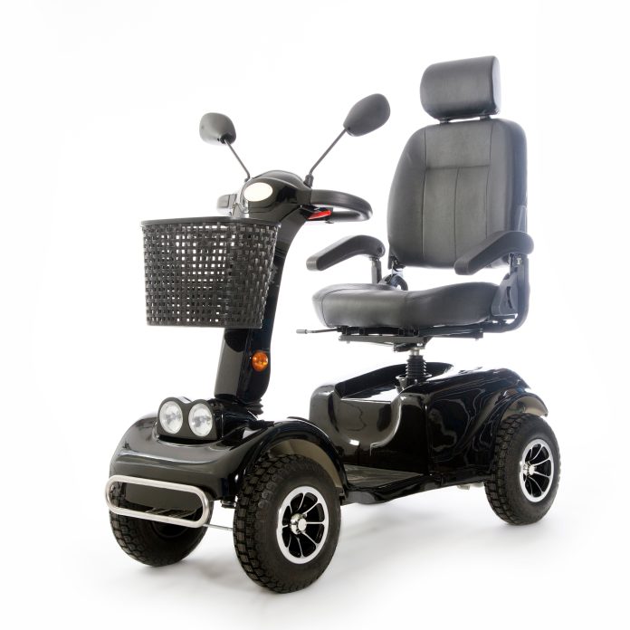 Scooter elettrico per disabili e anziani