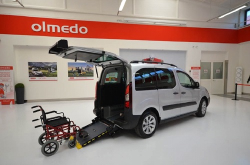 Peugeot Partner Tepee con Flexi Ramp per trasporto carrozzina Peugeot trasporto partner carrozzina entrata carrozzin 1