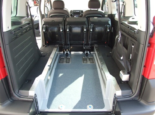 Peugeot trasporto partner carrozzina interni