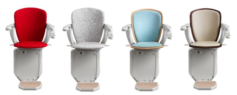 varie poltroncine di diversi colori del montascale starla