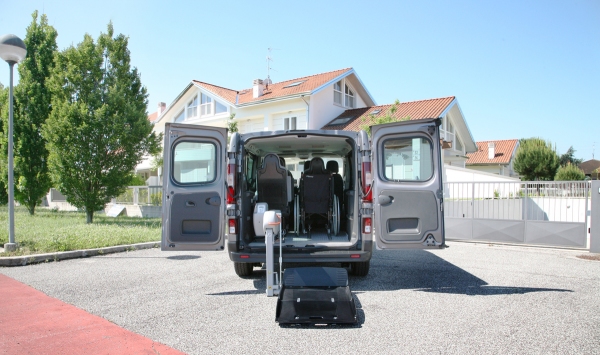 Nuovo-Renault-Trafic-Sollevatore-Fiorella