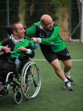 DUE GIOCATORI DI CALCIO INTEGRATO