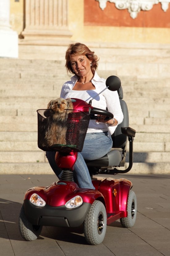 scooter Astro con utente