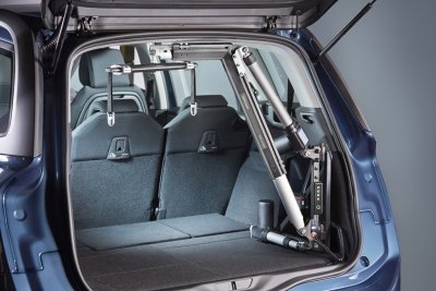 bagagliaio di macchina con verricelloper  caricare la carrozzina