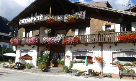albergo camoscio facciata
