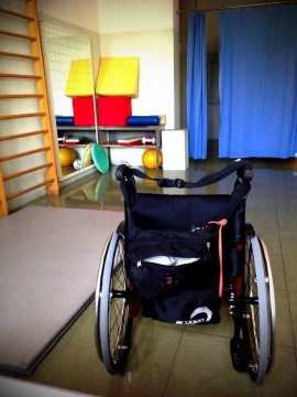 carrozzina all'interno della palestra
