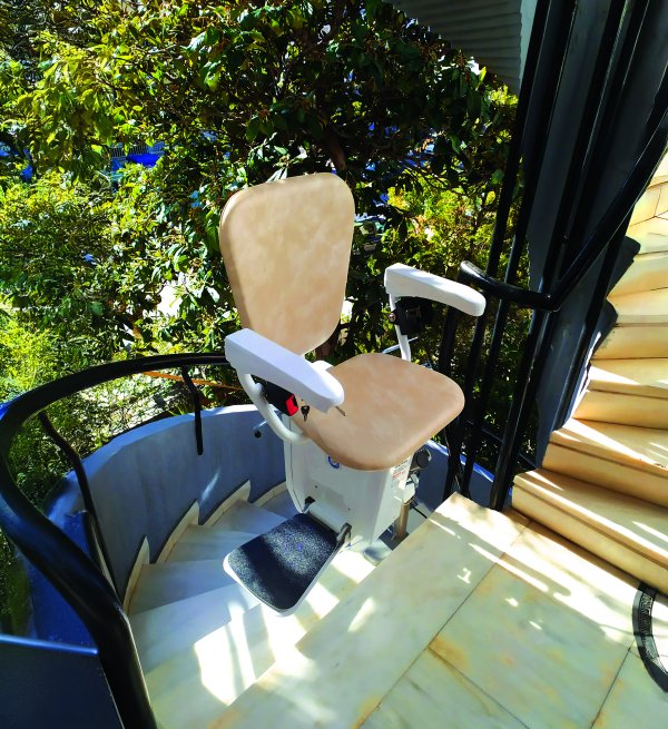 All Seasons, il montascale da esterni che resiste alle intemperie montascale esterno giardini