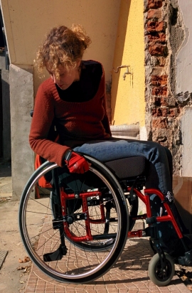 Ragazza Carrozzina Ostacolo 