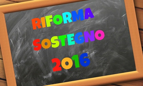 Lavagna con scritte colorate - riforma scuola 2016