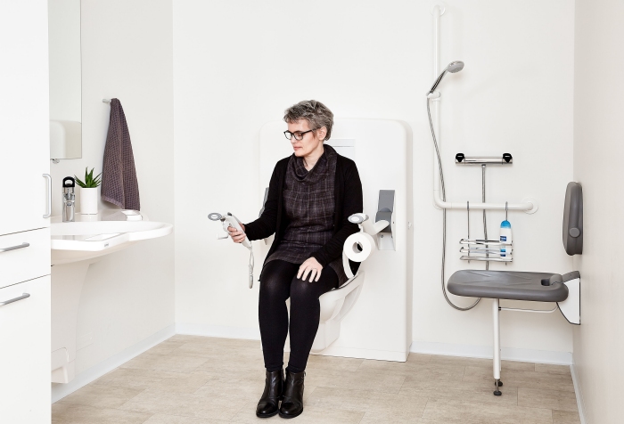 donna sul solleva wc