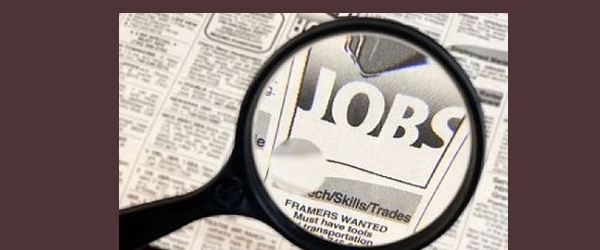 lente di ingrandimento su annunci di lavoro