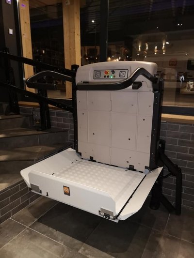 V65 con barre retrattile aperto