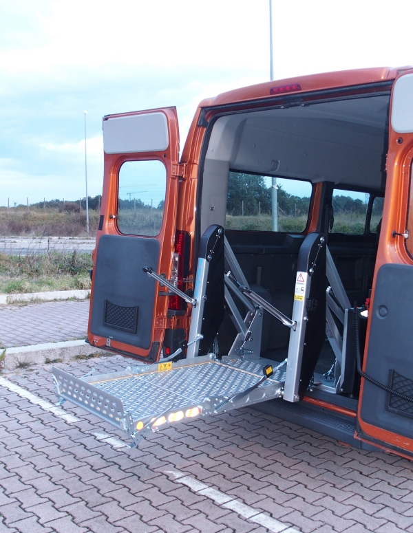  sollevatore auto disabili