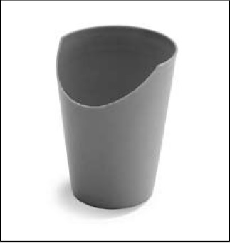 bicchiere modificato per disfagia