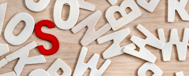 lettere dell'alfabeto su un tavolo