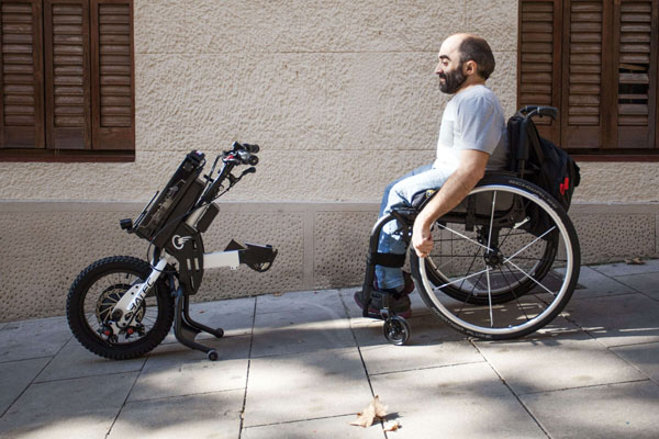 propulsore per carrozzine staccato