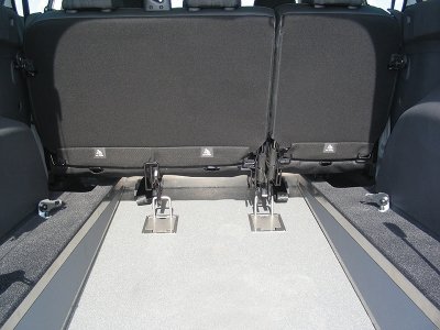 Allestimento Guidosimplex su Dacia Dokker con piano ribassato per trasporto carrozzina disabili allestimento per disabili 1