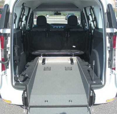 Allestimento Guidosimplex su Dacia Dokker con piano ribassato per trasporto carrozzina disabili auto trasporto disabili 1