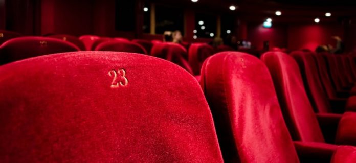 poltrone rosse di un cinema