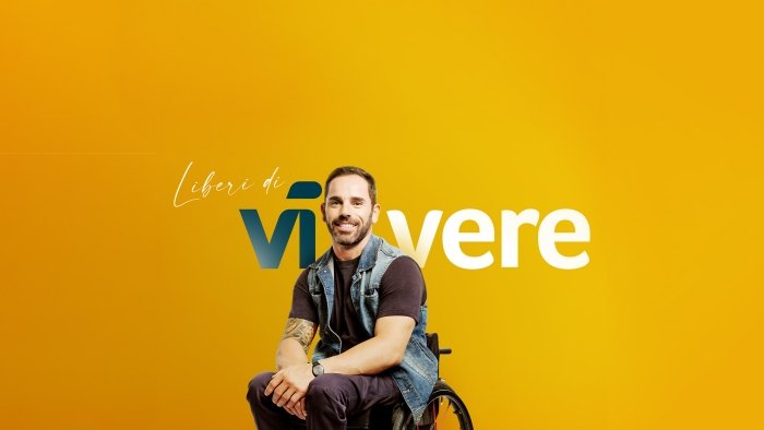 Servoscala con pedana V6 per superare scale rettilinee con carrozzine disabili vimec montascale disabili