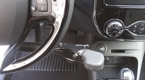 volante adattato guida disabili