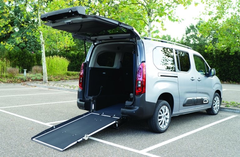 berlingo allestito per  trasporto disabili 