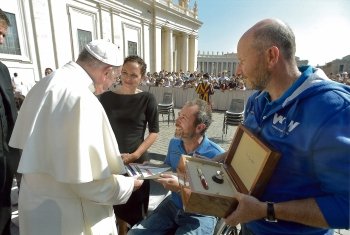 andrea stella con papa francesco