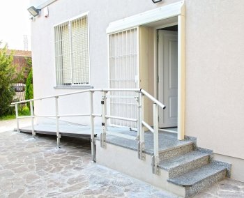 Rampe di accesso fisse per disabili certificate rampa gradini disabili 1