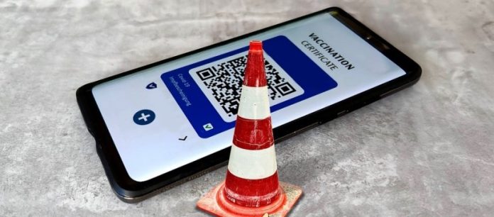 smartphone con green pass