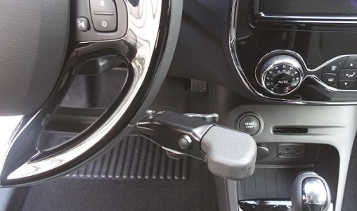 volante adattato guida disabili