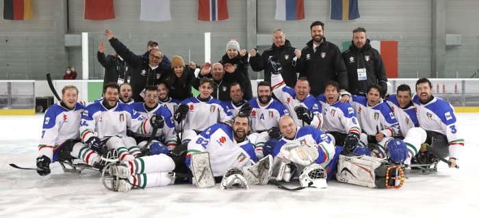 la suqadra italiana di para ice hockey. foto di Joachim Sielski/DBS