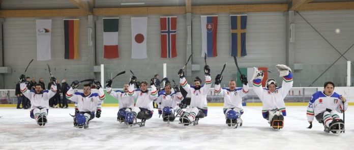 La squadra italiana di para ice hockey. foto di Joachim Sielski/DBS