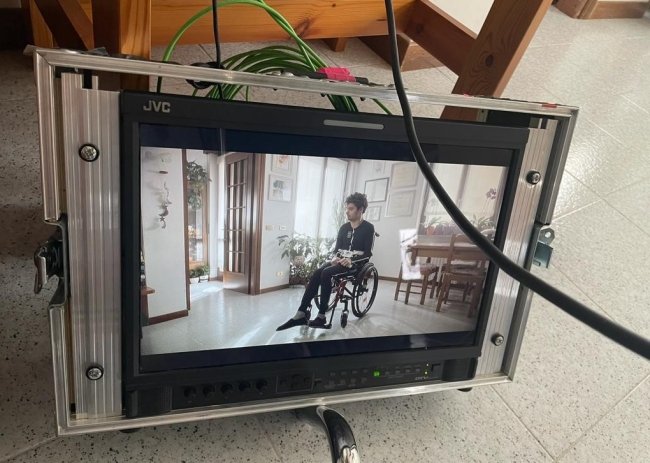 monitor dove si vede Michele inquadrato durante la campagna sull'exopulse tuta