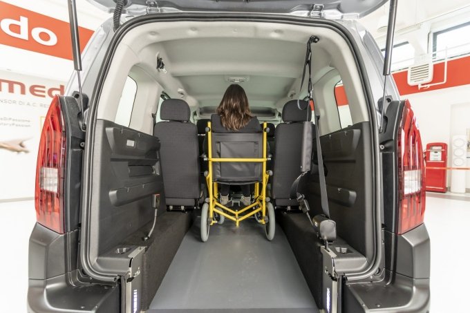 allestimento interno carrozzina