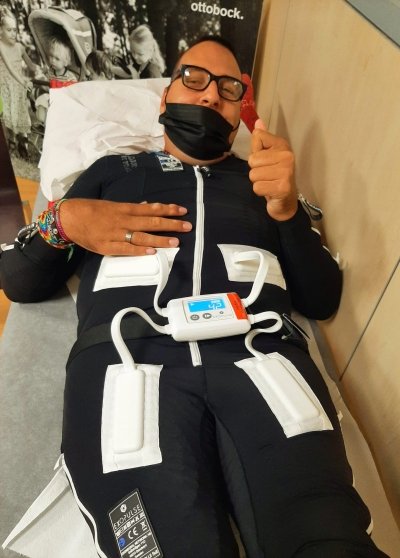 mirko mentre indossa la neurotuta exopulse mollii