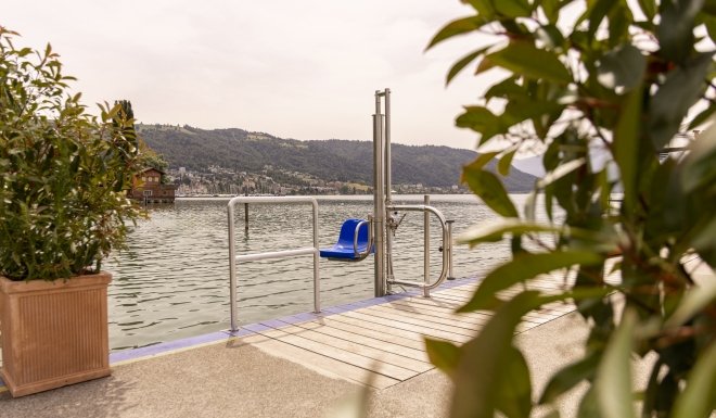 Sollevatore disabili per piscina Stannah Easy Pool