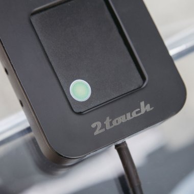 2Touch di Rehatronic: dispositivo touchpad per guidare la carrozzina con un dito rehatronic 2touch 02 1