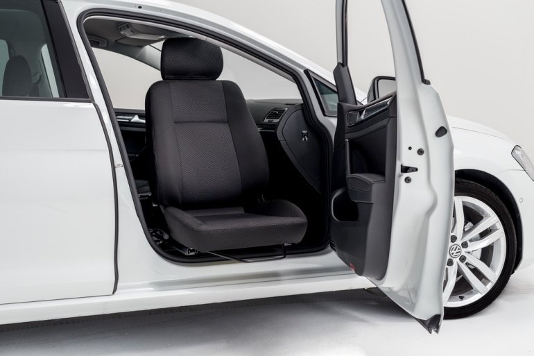 Sistemi di rotazione e uscita del sedile per trasferimento in auto della persona disabile da carrozzina sedile rotante disabili 1