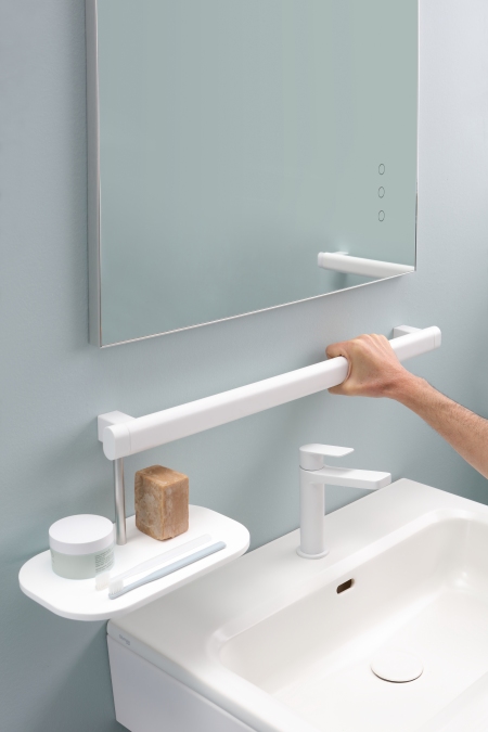 maniglia disabili e mensola