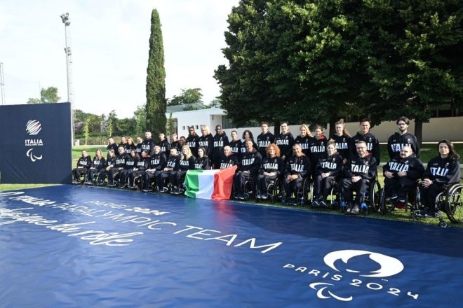 squadra di atleti italiani che gareggeranno alle paralimpiadi di parigi