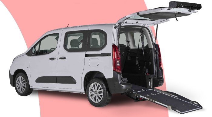 Allestimento trasporto disabili in sicurezza: rampa e pianale ribassato per ogni tipo di carrozzina trasporto carrozzine disabili runner easy 1