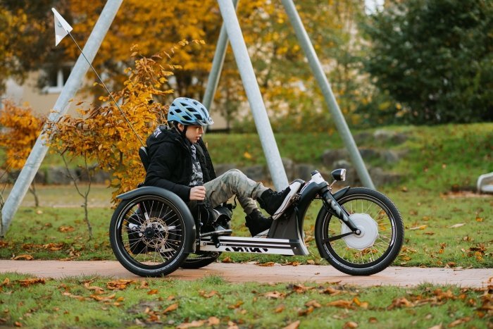 Triciclo reclinato regolabile per bambini e adolescenti con disabilità triciclo bambini disabili