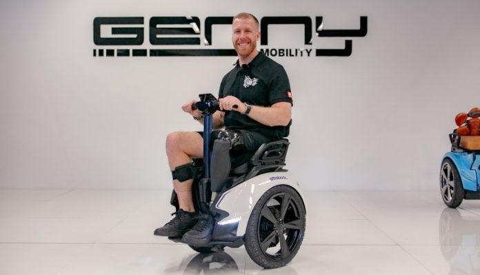 Matteo Cattini prova la carrozzina Genny Zero